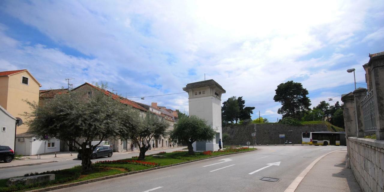 Apartments Angie Split Bagian luar foto