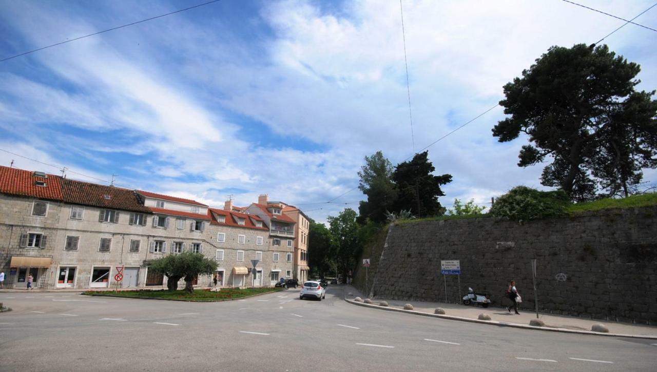 Apartments Angie Split Bagian luar foto